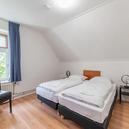In With Hot Tub, Cleaning Included Holiday home